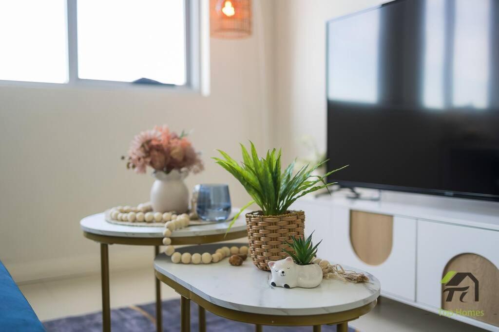 Vivid Unit Next To Campsie 6 Mins To Train Station * Sydney