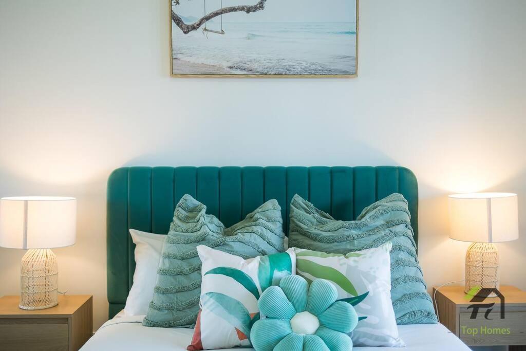Vivid Unit Next To Campsie 6 Mins To Train Station
